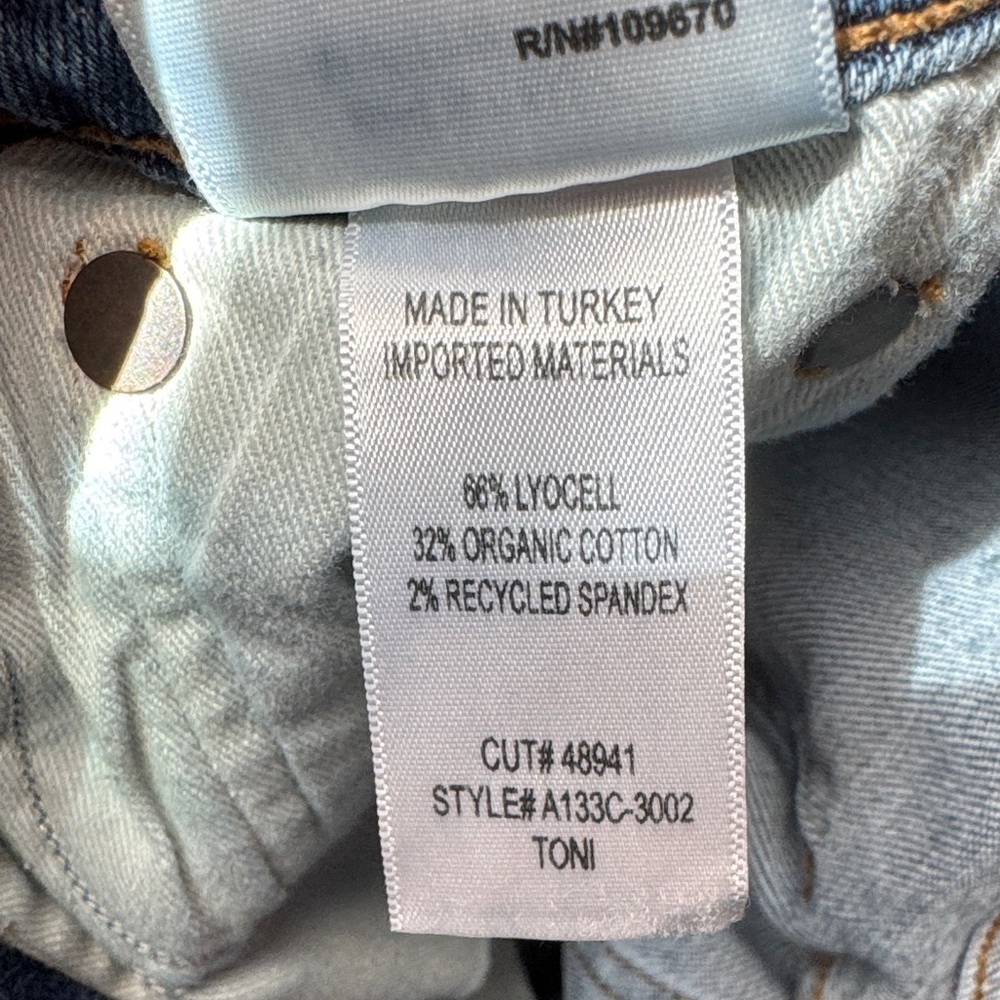 Agolde ‘Toni’ Mid Rise Straight Leg Jeans - Picture 5 of 5